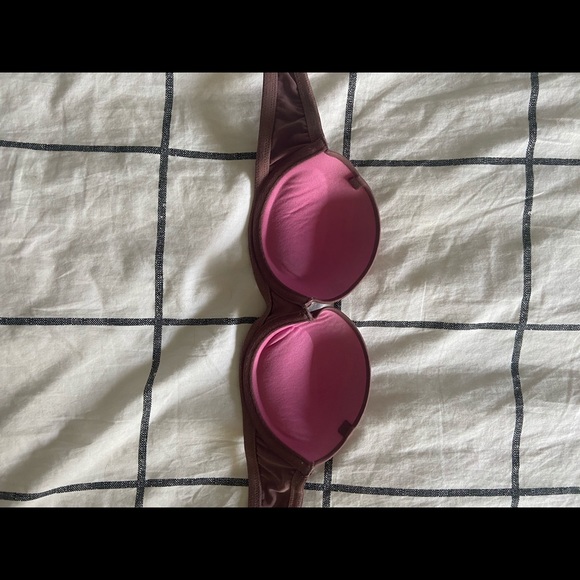 PINK/VICTORIA’S SECRET no strap bra - Picture 2 of 3
